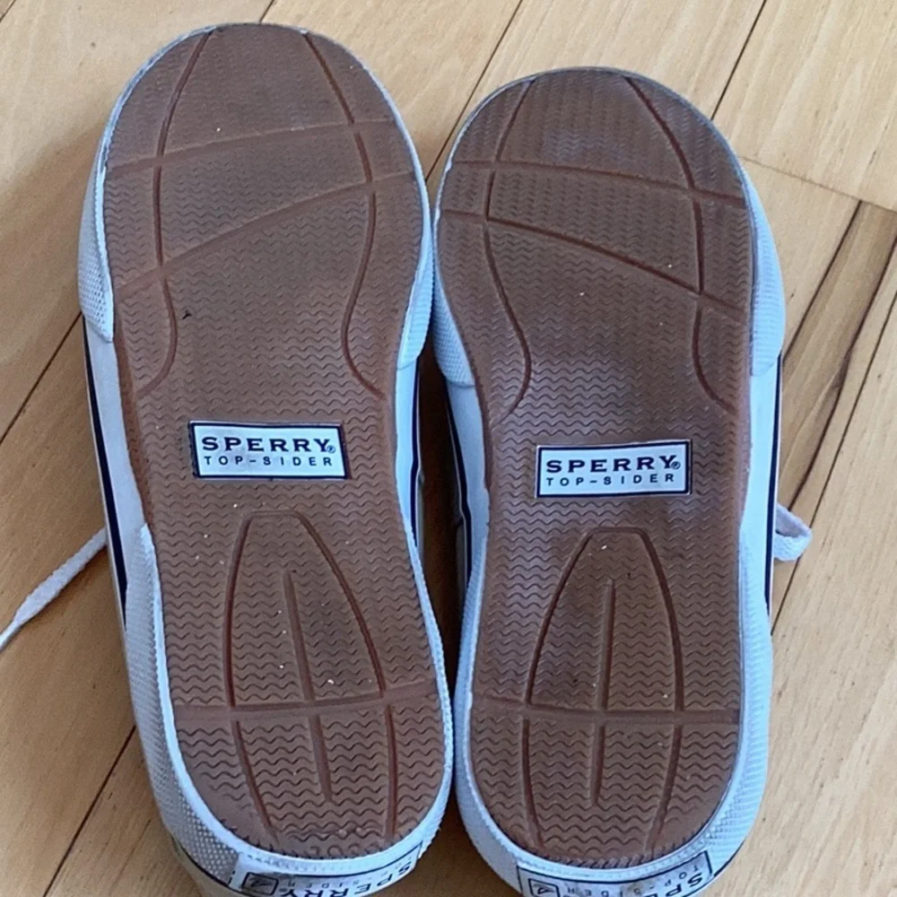 Sperry Top-Sider light khaki boat shoes. Men’s size 9
